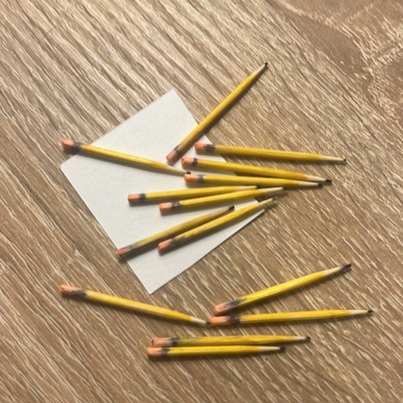 Handmade Miniature pretend pencil - Picture 5 of 6